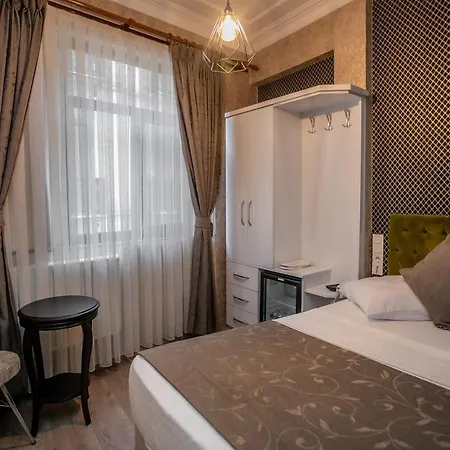 Pera Capitol Hotel 3*