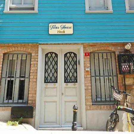 Hotel Tilas - In 19th Century Wooden Townhouse,kadikoy