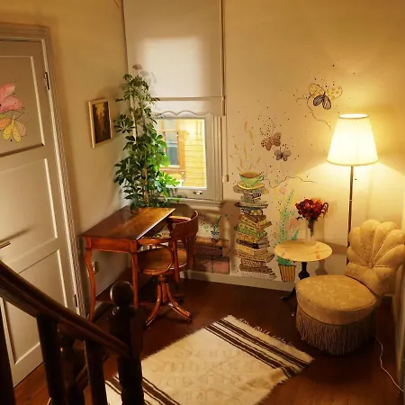 Tilas - In 19th Century Wooden Townhouse,kadikoy * Istanbul