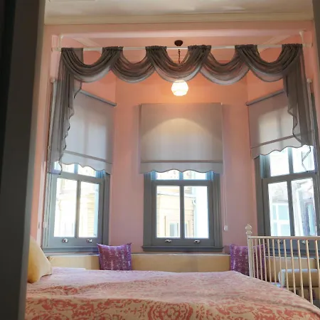 Tilas - In 19th Century Wooden Townhouse,kadikoy