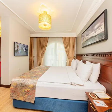 The Magnaura Palace Hotel