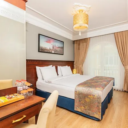 The Magnaura Palace Hotel 4*