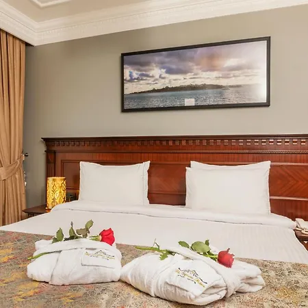The Magnaura Palace Hotel 4*
