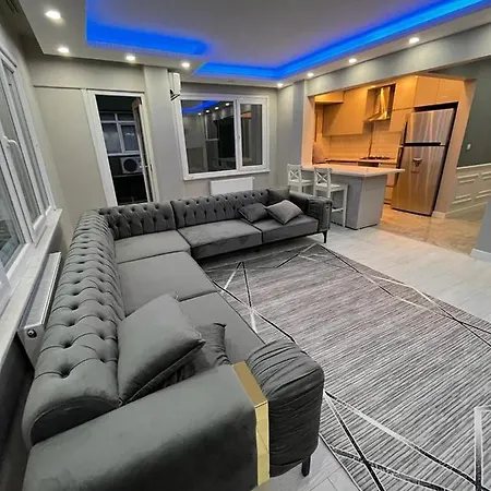 Apartment Muhtesem Konumda Somineli Lux Daire *