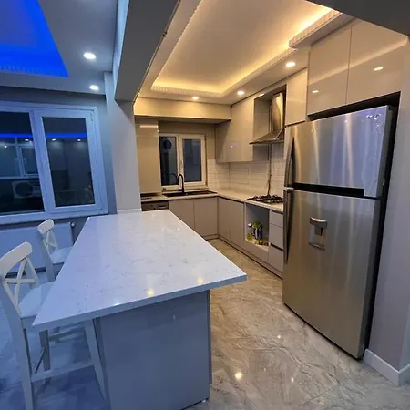 Muhtesem Konumda Somineli Lux Daire * Istanbul