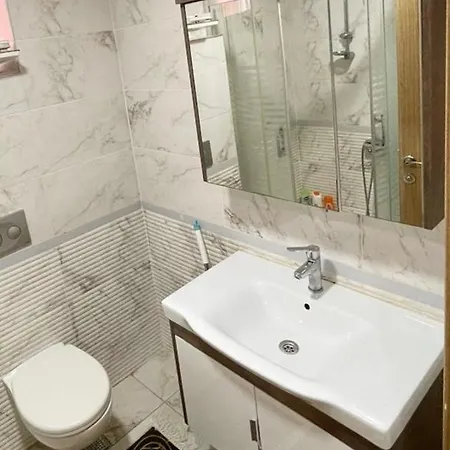 Trump Tower - Cevahir Shopping Center - Sisli Metro Iki Yatak Odali Klimali Tuem Daire Apartment