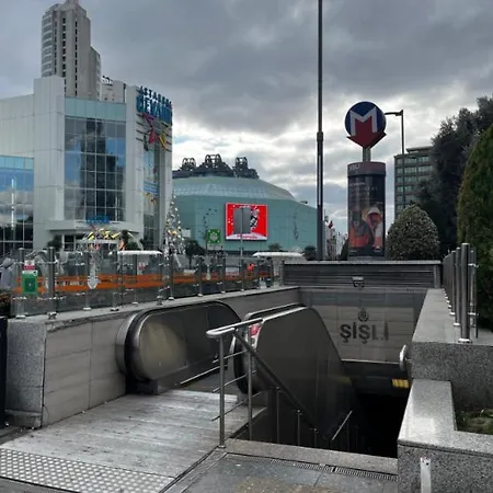 Trump Tower - Cevahir Shopping Center - Sisli Metro Iki Yatak Odali Klimali Tuem Daire Istanbul