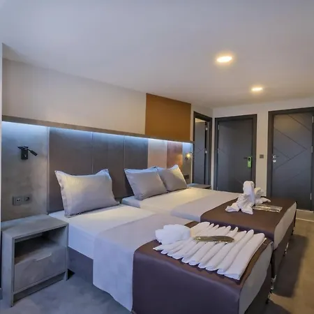 Hotel The Queen 2*