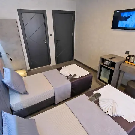 The Queen Hotel