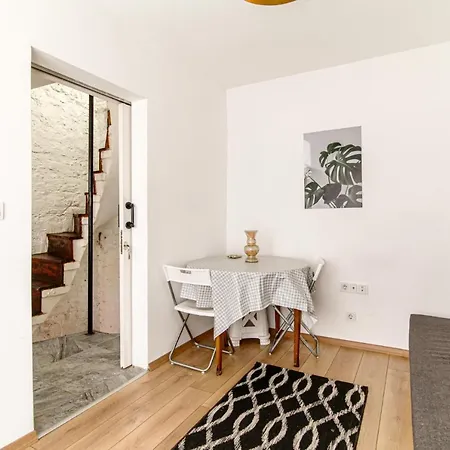 Single House Luminous And Chic Flat In Fatih