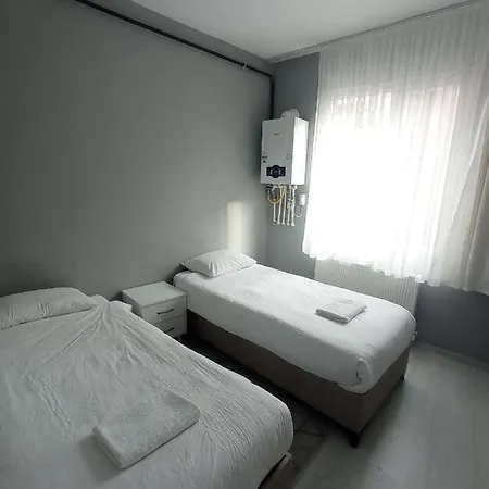 Sweet In Historical Area 3b Apartment