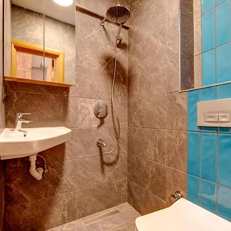 Guest house 2023 Decoration, New Electonics, 50mbps Internet, Modern, Studio, 18m2, Location, 300 M To Bosphorus