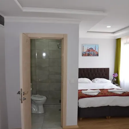 The Reina Otel 3*