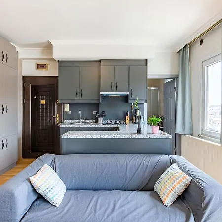 Apartment Central And Modern Flat With City View In Sisli *