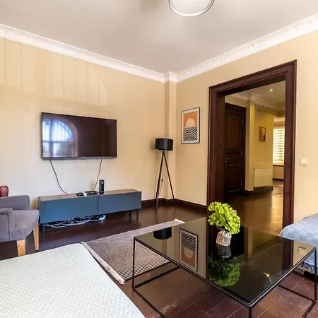 Apartment Designer Flat, 3br, 2ba *