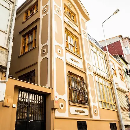 Cosa Zeyrek- At The Heart Of Ferienhaus