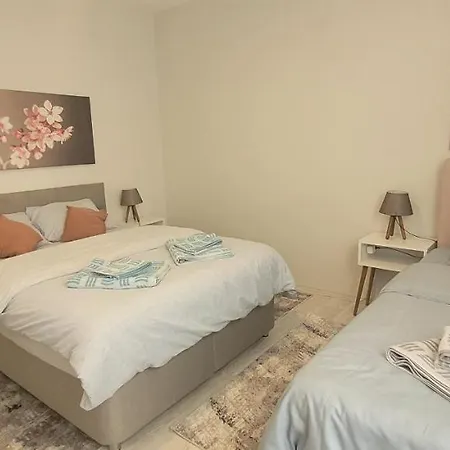 Family Apt For 7 People, 10 Min Walk To Taksim Square Apartment