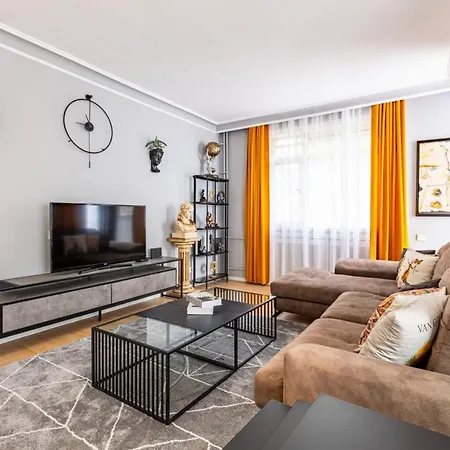 Spacious On Bagdat Street Kadikoy *