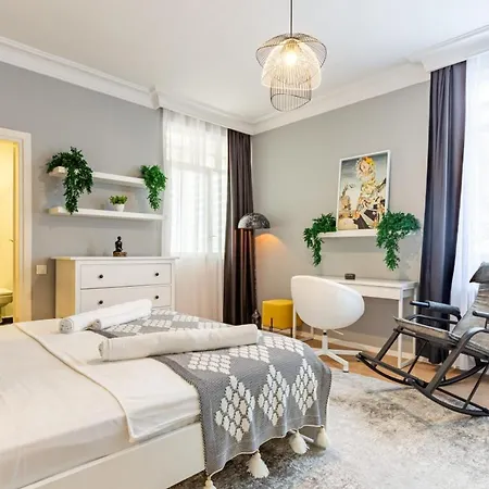 Spacious On Bagdat Street Kadikoy * Istanbul