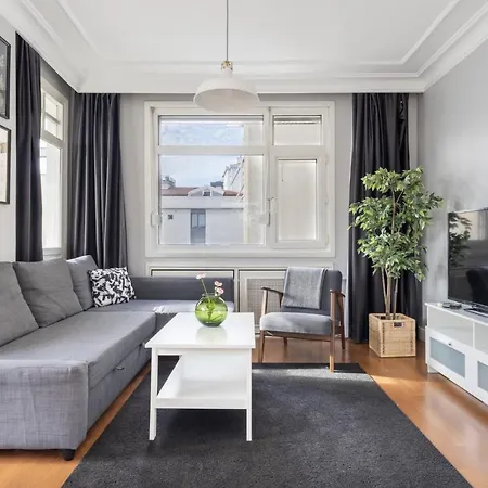 Apartment Modern Flat With Terrace On Bagdat Avenue *