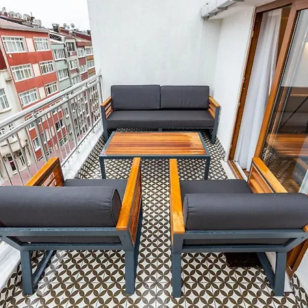 Apartment Flat With Lovely Terrace Near Osmanbey Metro Station In Ferikoy, Sisli *