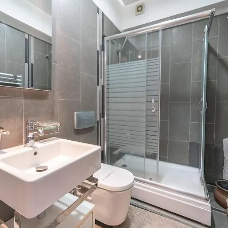 Apartment Unique Flat By The Bosphorus In Bebek