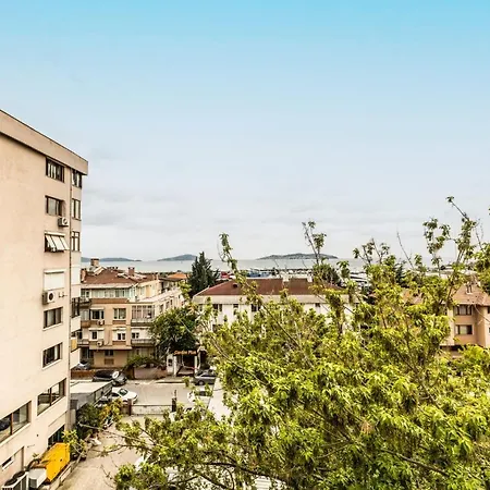 Chic Sea View Flat On Bagdat Avenue In Bostanci Daire