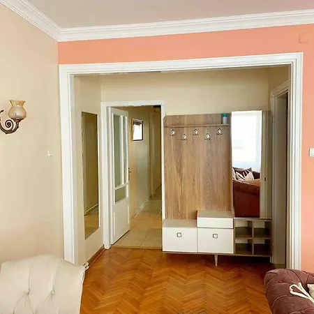 3+1 Sisli Square Central House