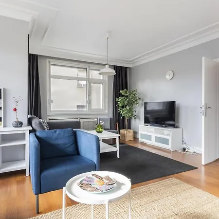 Apartment Modern Flat With Terrace On Bagdat Avenue