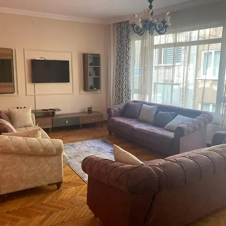 3+1 Sisli Square Central House *