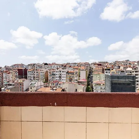 Central And Modern Flat With City View In Sisli *