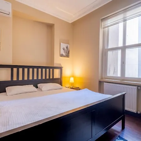 Apartment Designer Flat, 3br, 2ba *