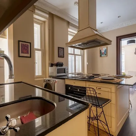 Designer Flat, 3br, 2ba