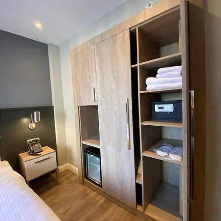 Livinton Atasehir *