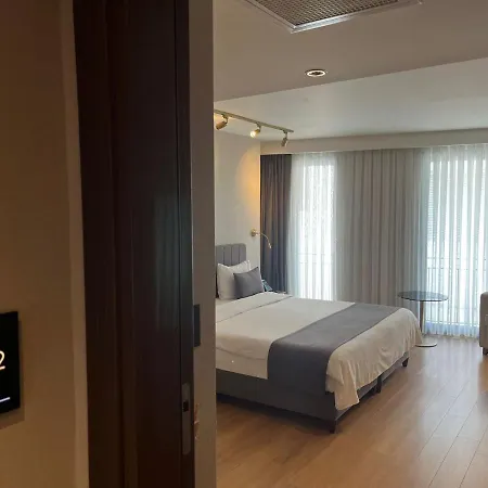 Отель Kings Cross 3*
