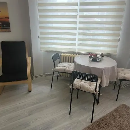 Family Apt For 7 People, 10 Min Walk To Taksim Square * Istambul