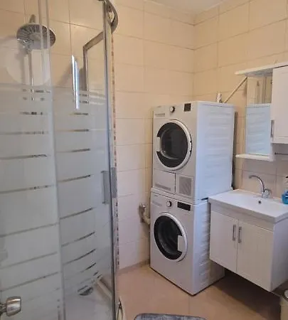 Family Apt For 7 People, 10 Min Walk To Taksim Square * Istanbul