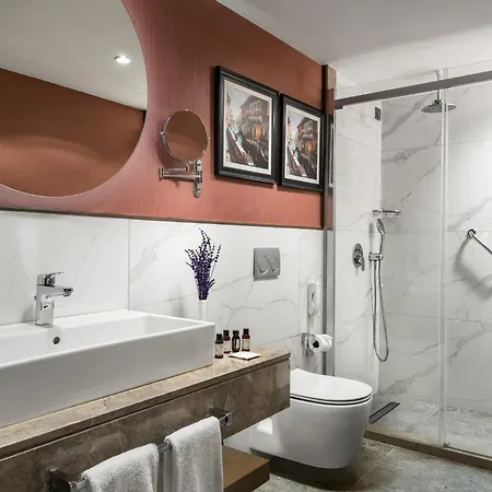 Otel Ramada By Wyndham Asia