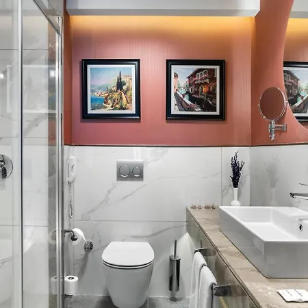 Ramada By Wyndham Asia Otel 4*