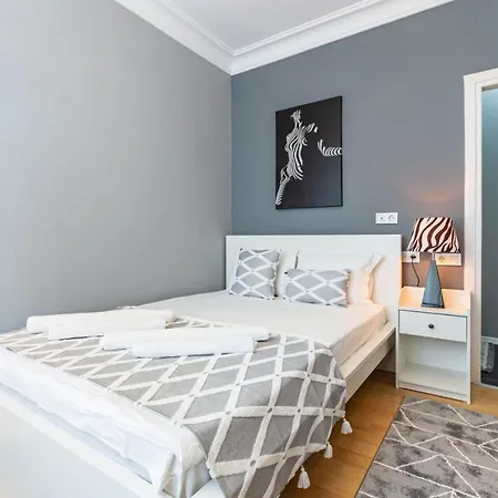 Spacious On Bagdat Street Kadikoy Istanbul