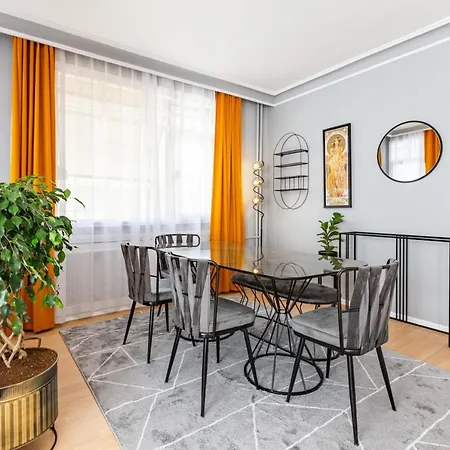 Spacious On Bagdat Street Kadikoy * Istanbul