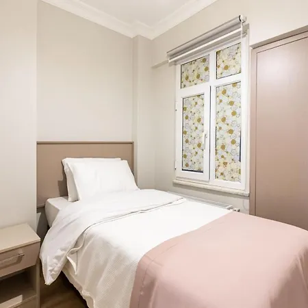 Lovely Flat Near Metro Station In Sisli Provincia di Istanbul