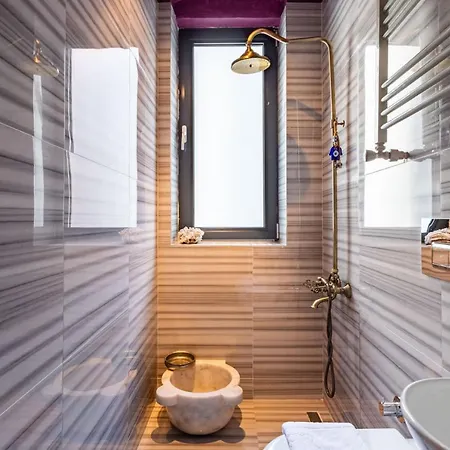 Historical Flat With Hammam Near Taksim *