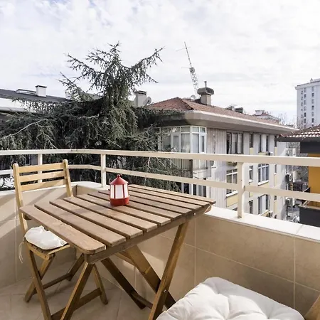 Modern Flat With Terrace On Bagdat Avenue *