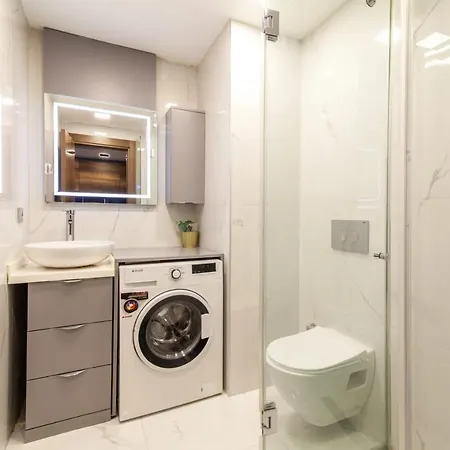 Stylish Flat With Location In Sisli Apartment
