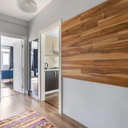 Modern Flat With Terrace On Bagdat Avenue *