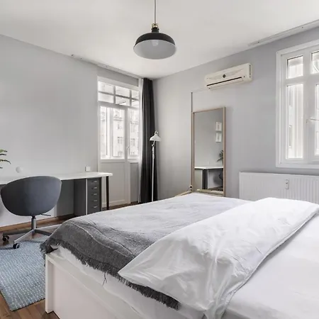 Apartment Modern Flat With Terrace On Bagdat Avenue Istanbul