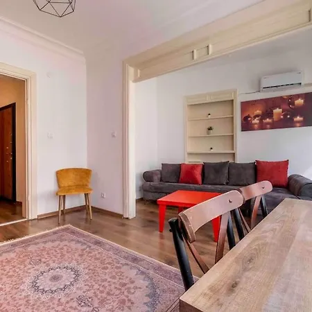 Apartment Nisantasi Ev