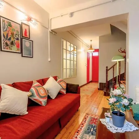 4-story Gem In Cihangir - 5 Bedroom & Cute Rooftop Apartment Istanbul