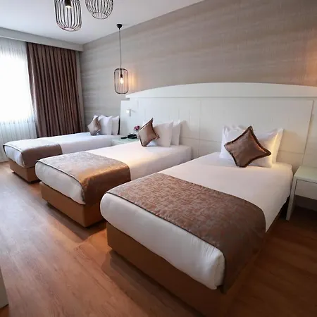 מלון Nova Plaza Orion 4*